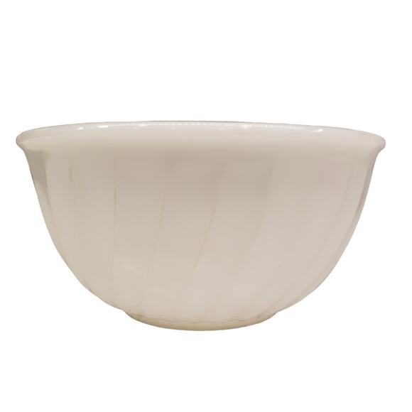 Vintage FIRE KING White SWIRL 7" Mixing Bowl 50s Milk Glass Anchor Hocking - Picture 1 of 9